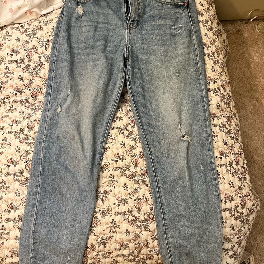 Relaxed Light Blue Distressed Boyfriend Jeans for Women